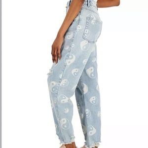 Juniors Ripped YIN-YANG Print Jeans